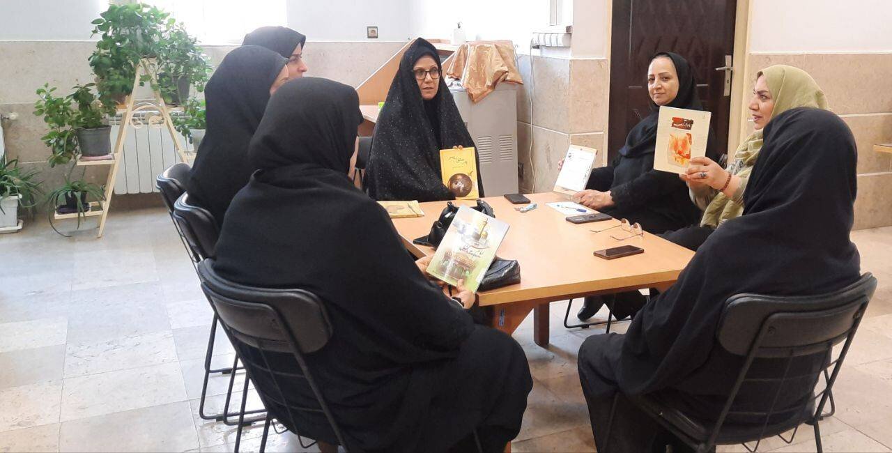 ابراز همدلی کتابداران با امت سوگوار با اجرای برنامه‌های فرهنگی در کتابخانه‌ها