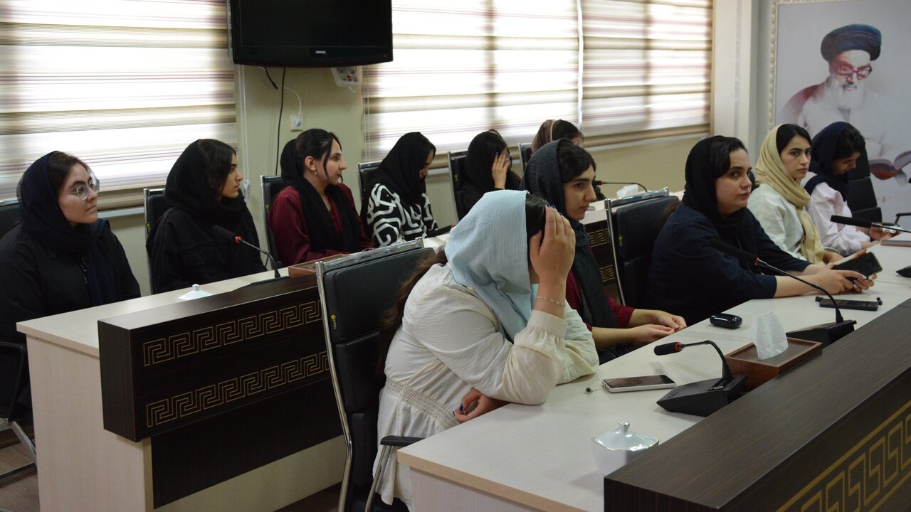 برگزاری کارگاه «مدیریت اضطراب و تمرکز» در کتابخانه امیرکبیر کرمانشاه
