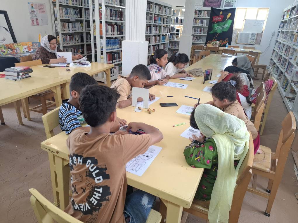 روایت ایثار و همدلی به زبان کودکان و نوجوانان در کتابخانه‌های هرمزگان