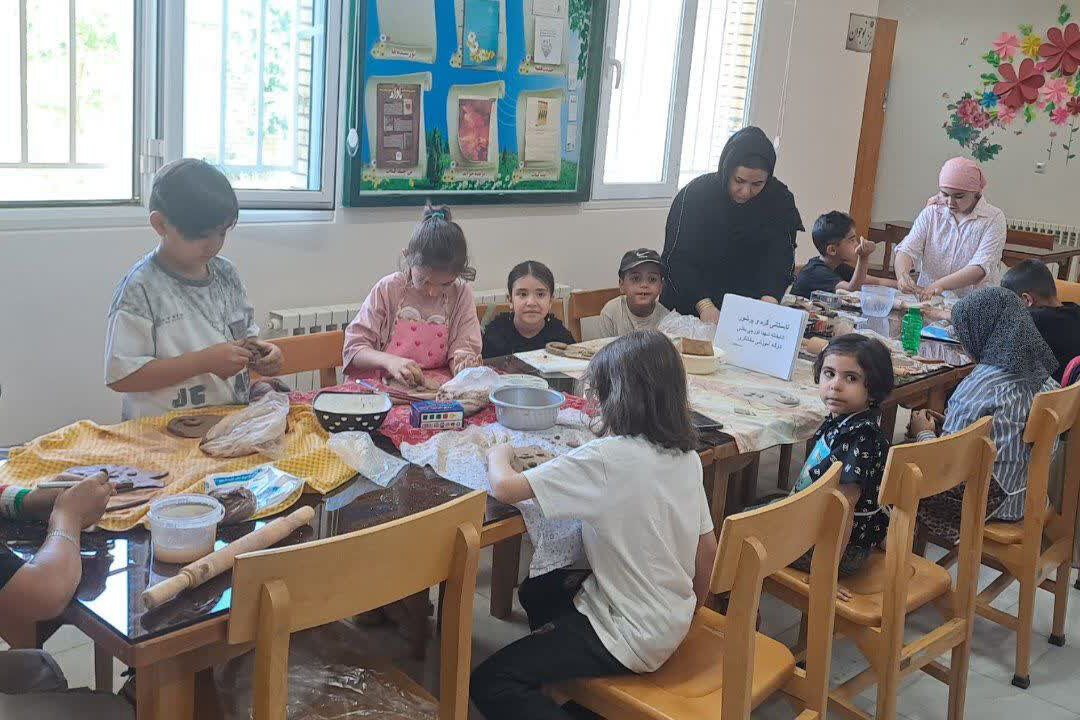 از قصه‌گویی تا کارگاه‌های هنری؛ تابستانی پرنشاط در کتابخانه‌های استان مرکزی