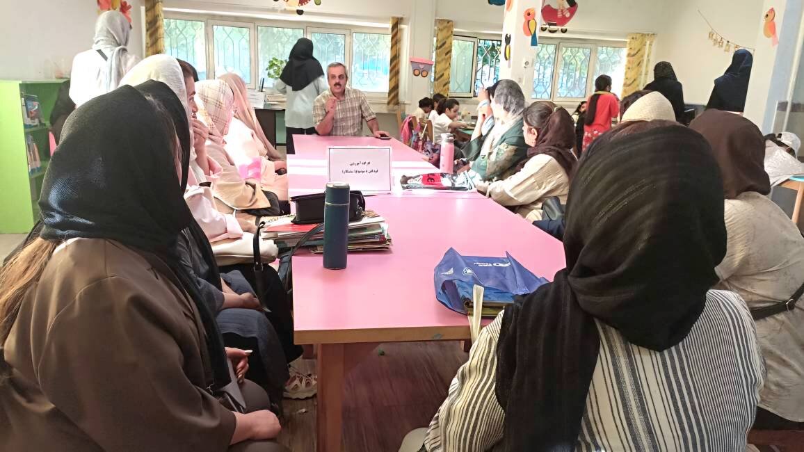 برگزاری نشست آموزشی نقش قصه‌گویی در رشد کودکان و نوجوانان در کتابخانه شهید امینی