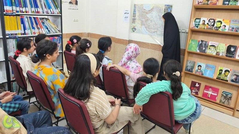 نشست گفتمانی «جغرافیای ایران» با حضور کودکان و نوجوانان در کتابخانه جدبابایی برگزار شد