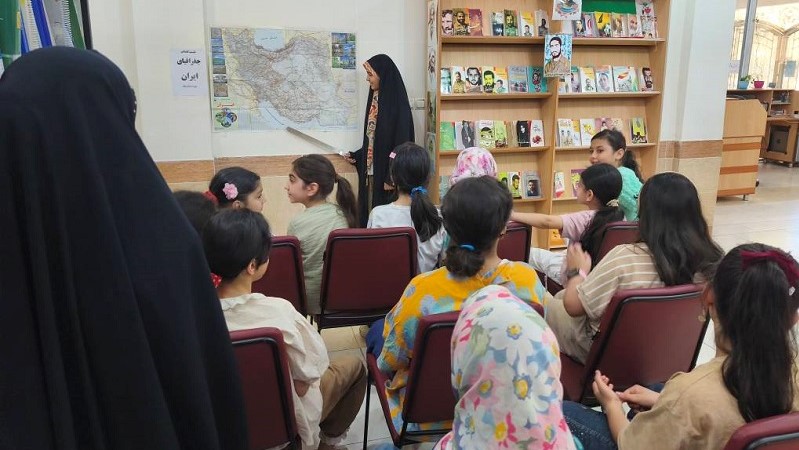 نشست گفتمانی «جغرافیای ایران» با حضور کودکان و نوجوانان در کتابخانه جدبابایی برگزار شد