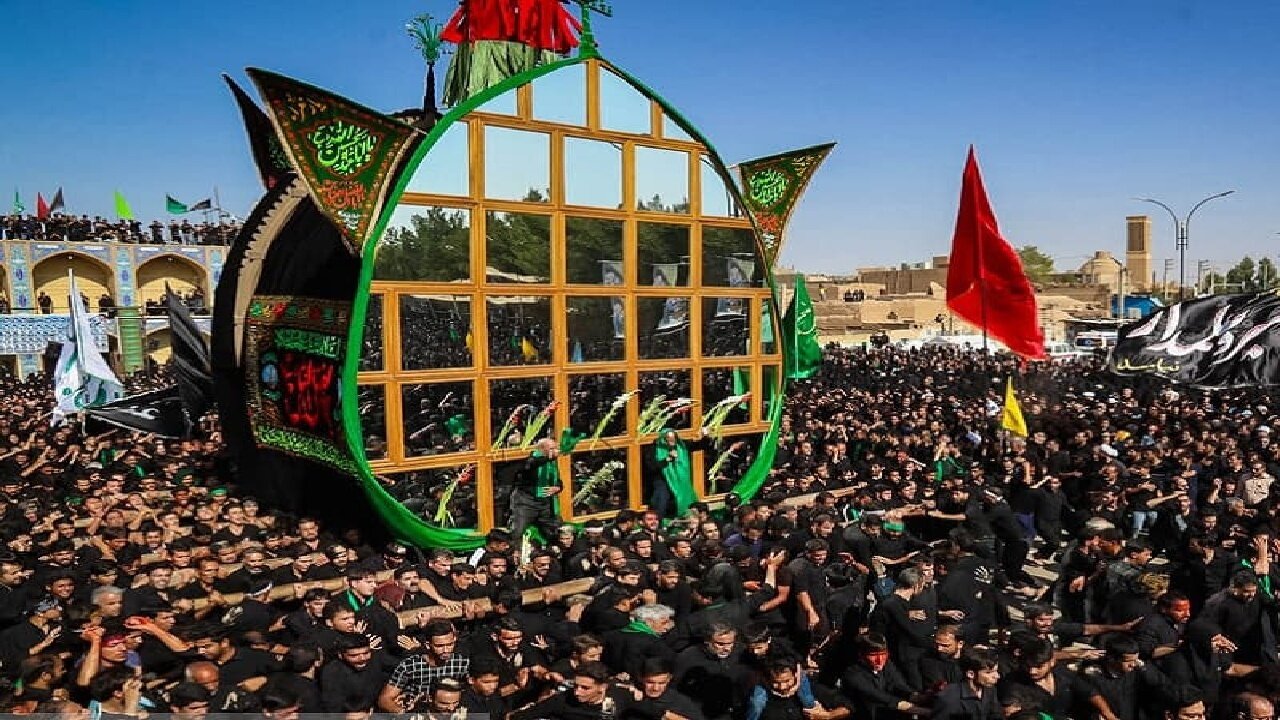 آیین مردم یزد در محرم (قسمت هفتم)؛ مروری بر پیوند ناگسستنی جانِ ایرانی با حماسه‌ حسینی «نخل بستن»
