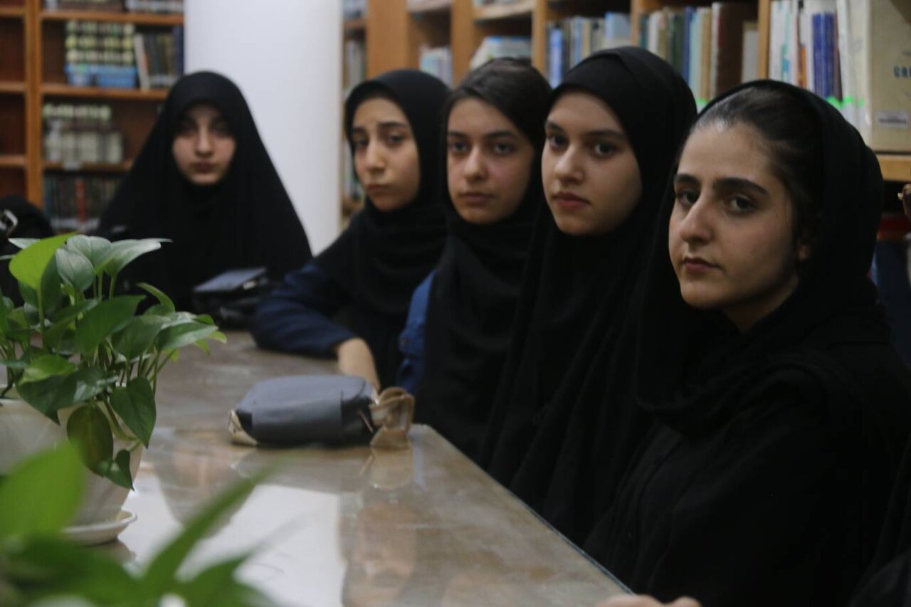 آغاز به کار محفل ادبی و باشگاه گویندگی «پژواک واژه‌ها» همزمان با روز قلم