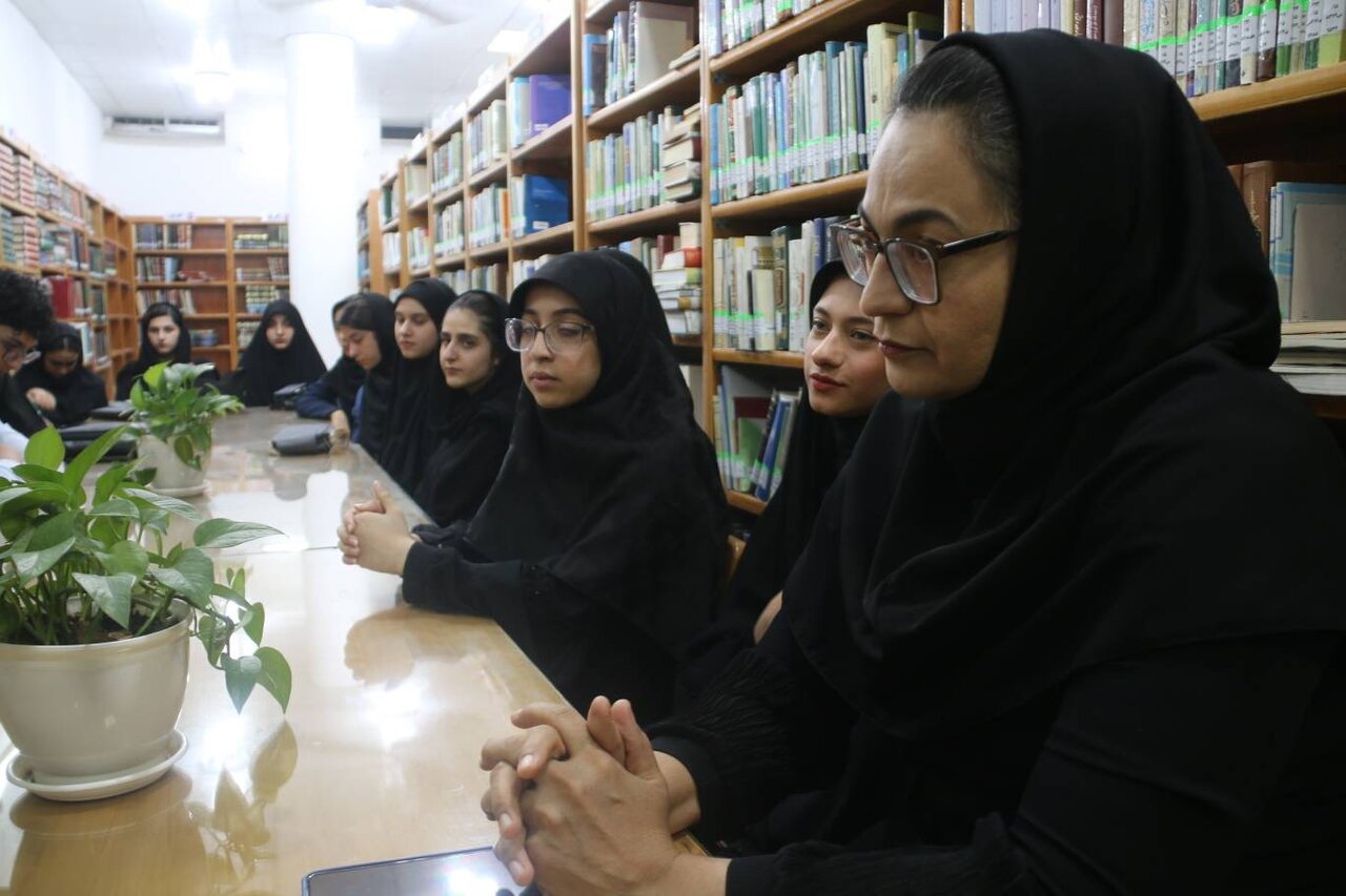 آغاز به کار محفل ادبی و باشگاه گویندگی «پژواک واژهها» همزمان با روز قلم