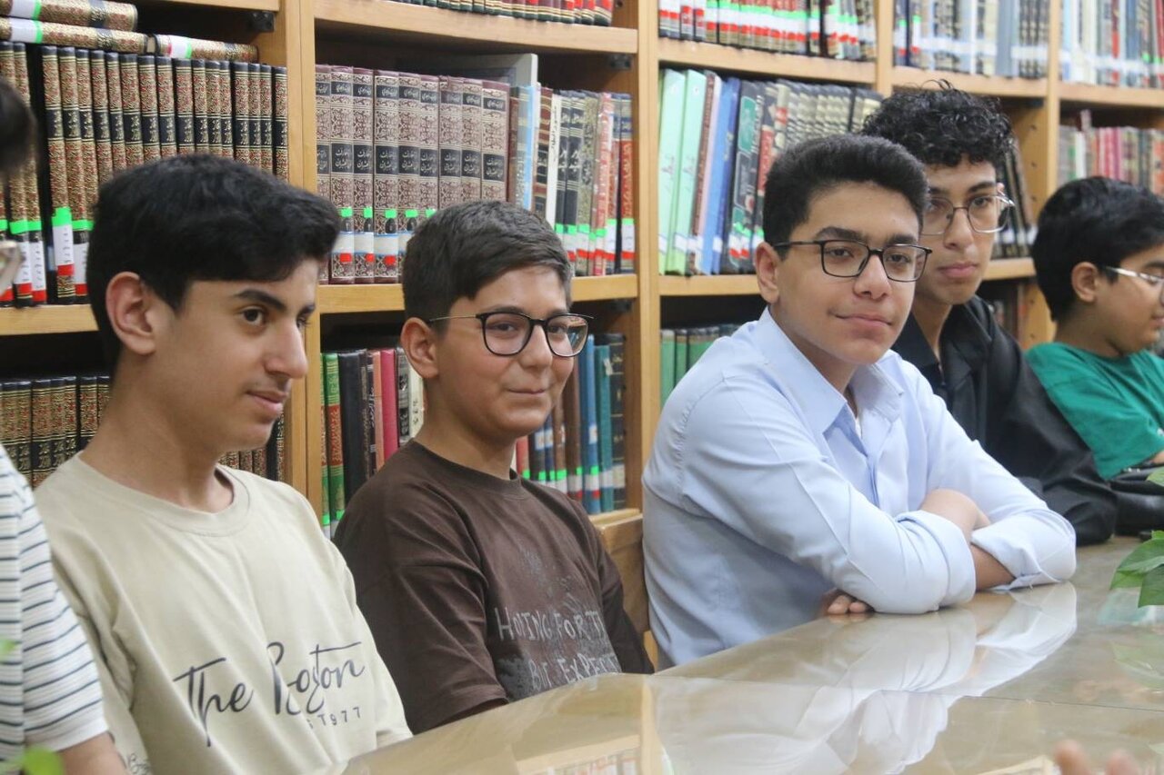 آغاز به کار محفل ادبی و باشگاه گویندگی «پژواک واژه‌ها» همزمان با روز قلم