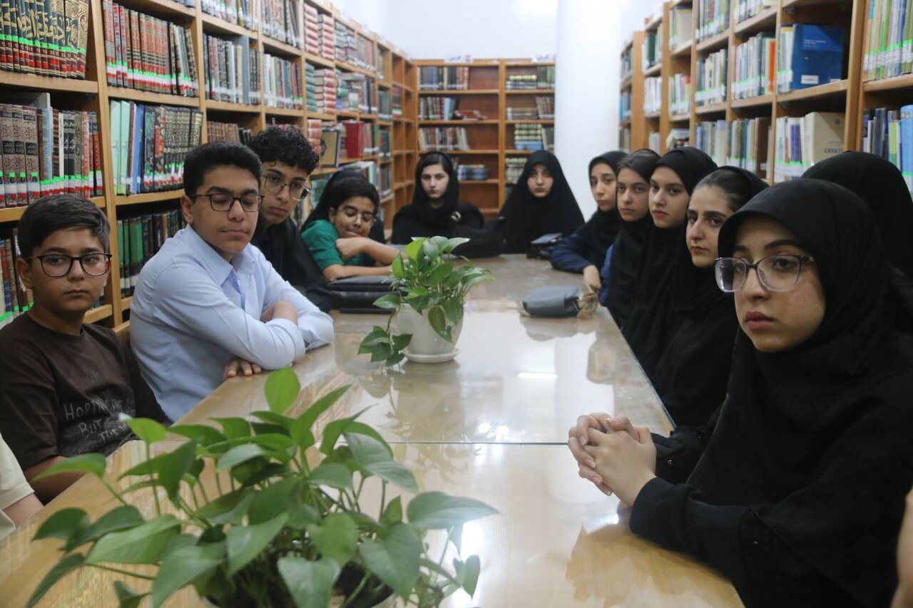 آغاز به کار محفل ادبی و باشگاه گویندگی «پژواک واژه‌ها» همزمان با روز قلم