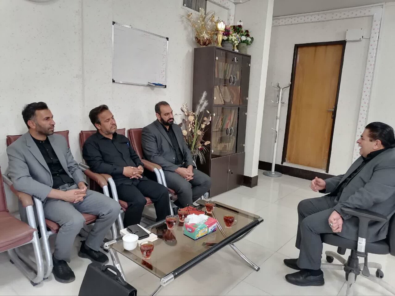 دیدار مدیرکل کتابخانه‌های عمومی استان اصفهان با فرماندار شهرستان هرند