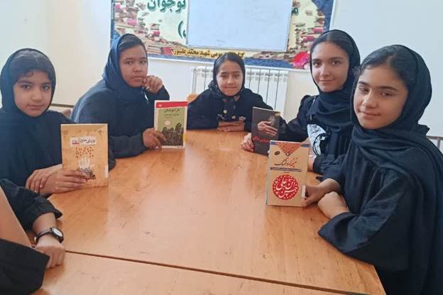 عزاداری حسینی با طعم کتاب و هنر در کتابخانه عمومی شهید محمدعلیپور شهرستان بجستان