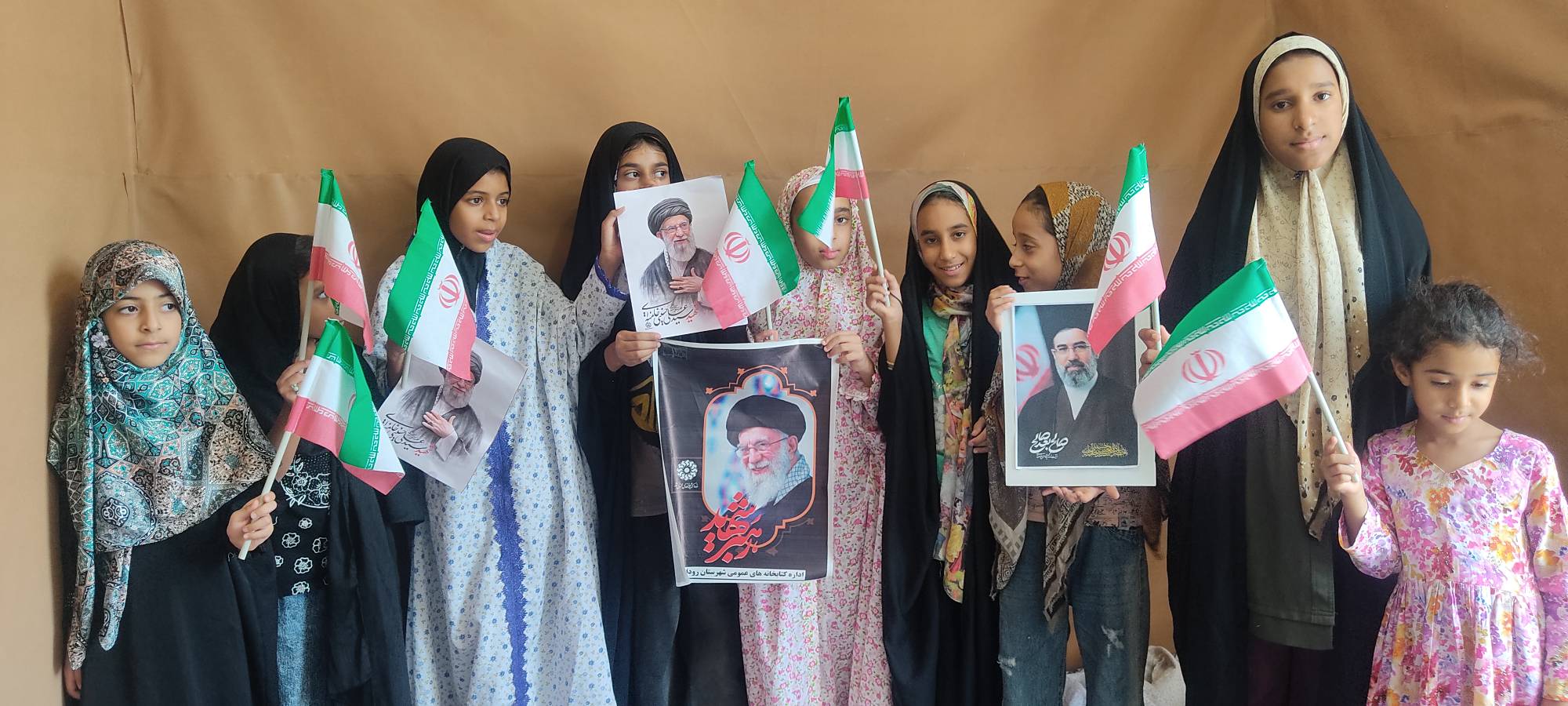 از گلباران تصویر رهبر شهید تا جمع‌خوانی قصه‌ها؛ روایت برنامه‌های فرهنگی کودکان هرمزگانی