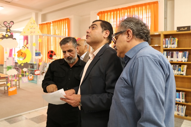 بازدید مدیرکل کتابخانه‌های عمومی و مدیرکل فرهنگ و ارشاد اسلامی استان سمنان از کتابخانه عمومی کومش