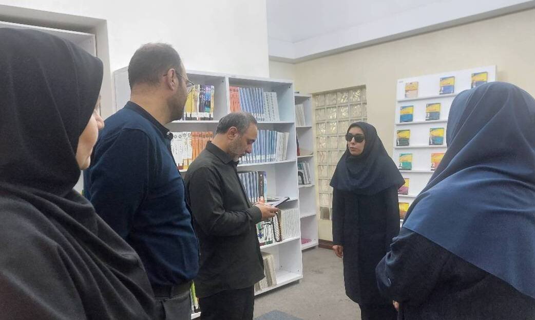 بازدید میدانی سرپرست اداره‌کل کتابخانه‌های عمومی استان تهران از کتابخانه‌های عمومی پایتخت