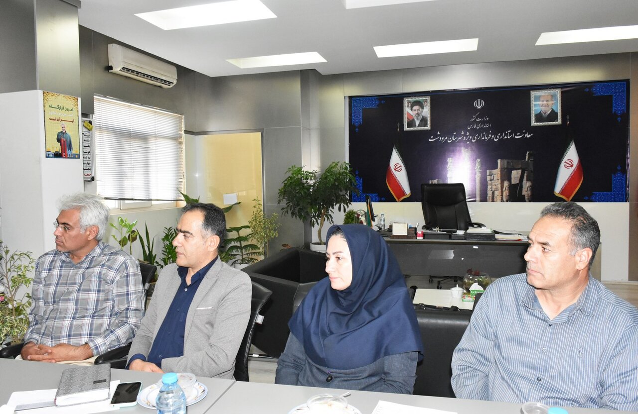بررسی راهکارهایی برای رفع محرومیت در شهرهای فاقد کتابخانه مرودشت