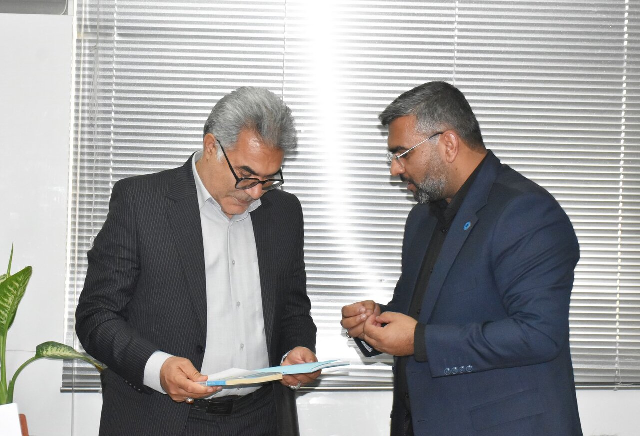بررسی راهکارهایی برای رفع محرومیت در شهرهای فاقد کتابخانه مرودشت