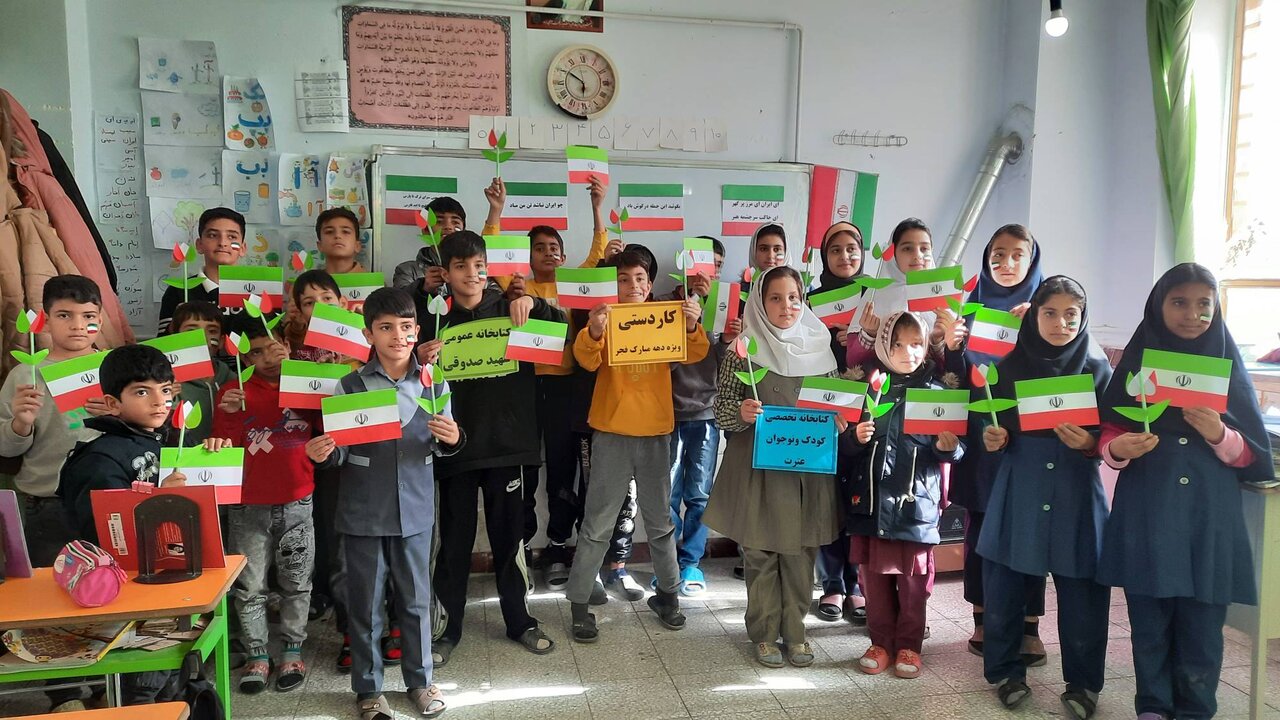 بازدید شهردار تویسرکان از برنامههای اوقات فراغت پیشخان تخصصی کودک و نوجوان عترت