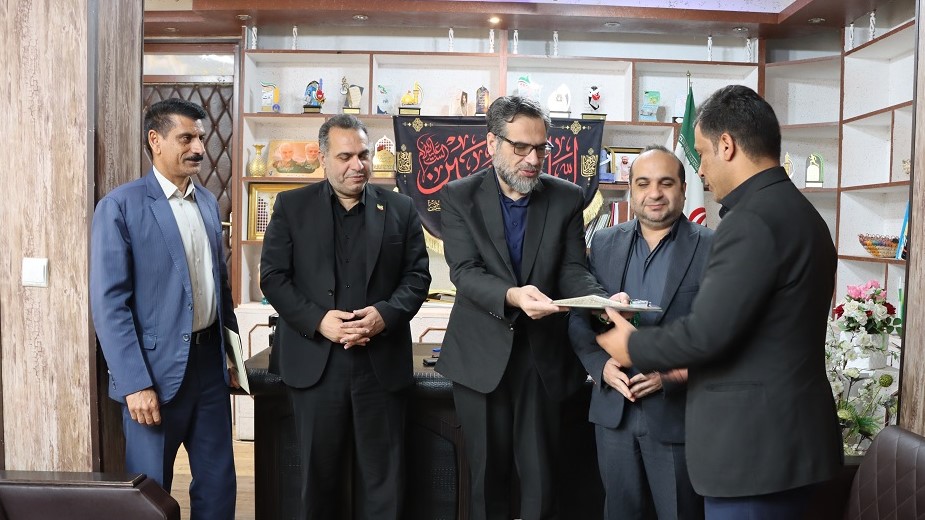 آیین تکریم نبی فالحی و معارفه یوسف سواعدی موله‌زاده در فرمانداری دشت آزادگان