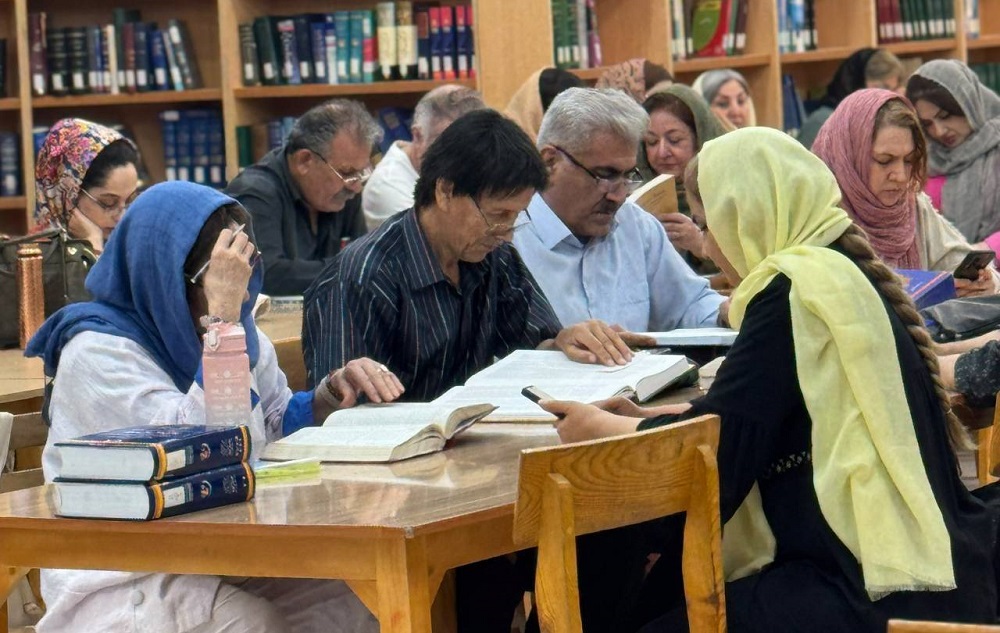 دستیابی «خردنامه زرنگار» به ایستگاه صدم در کتابخانه شهید رجایی اهواز