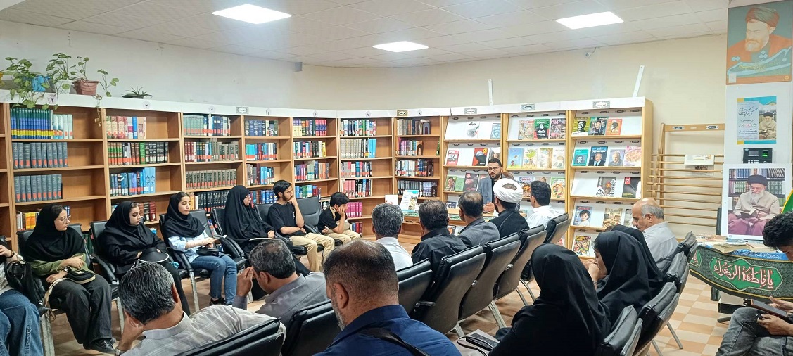 نشست «کتاب و کتابخوانی در سیره رهبر شهید انقلاب» در دیواندره برگزار شد
