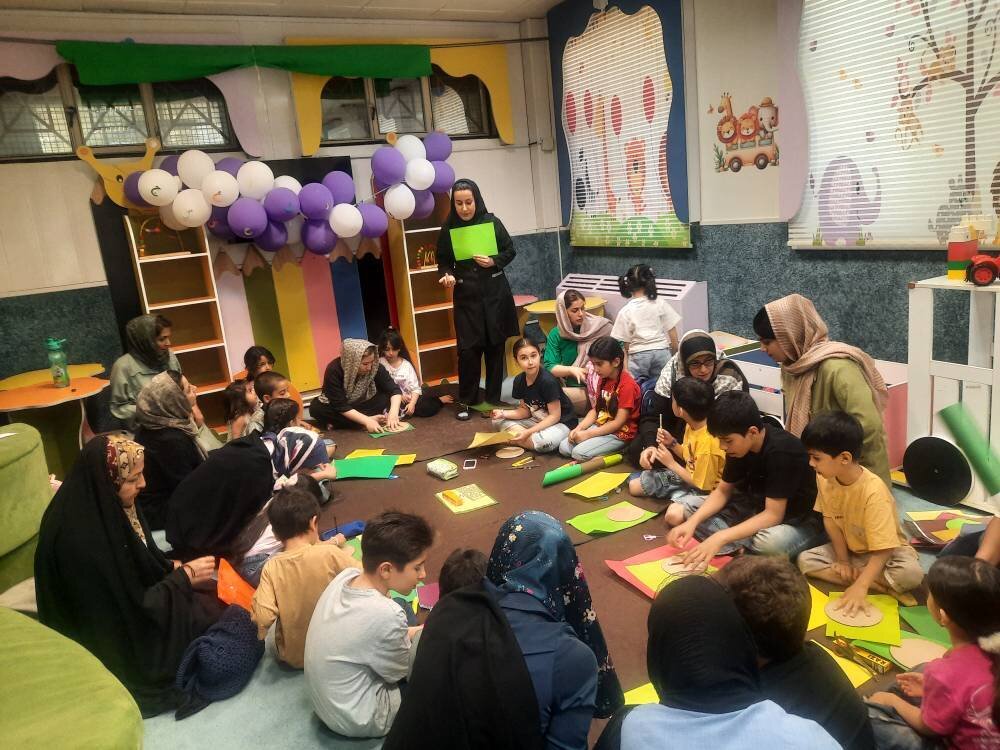 برگزاری کلاس آموزش اوریگامی و ساخت کاردستی در کتابخانه عمومی قاصدک فردیس