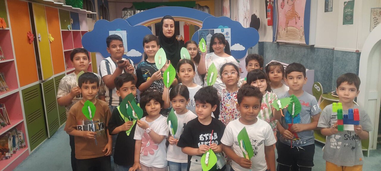 برگزاری کلاس‌ آموزش اوریگامی و ساخت کاردستی در کتابخانه عمومی قاصدک فردیس