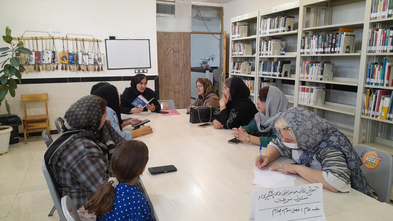 برگزاری کارگاه‌های آموزشی در کتابخانه عمومی «استاد احمد ترجانی زاده»