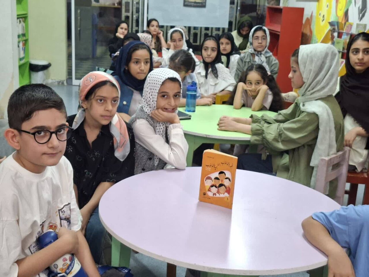 برگزاری نشست ادبی در کتابخانه عمومی امام جعفر صادق (ع) شهرستان پاکدشت