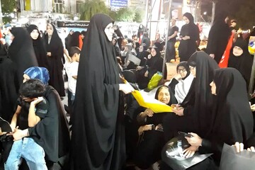 دل‌نوشته‌های مردمی برای «رهبر شهید» در تجمعات شبانه گرگان به یادگار ماند