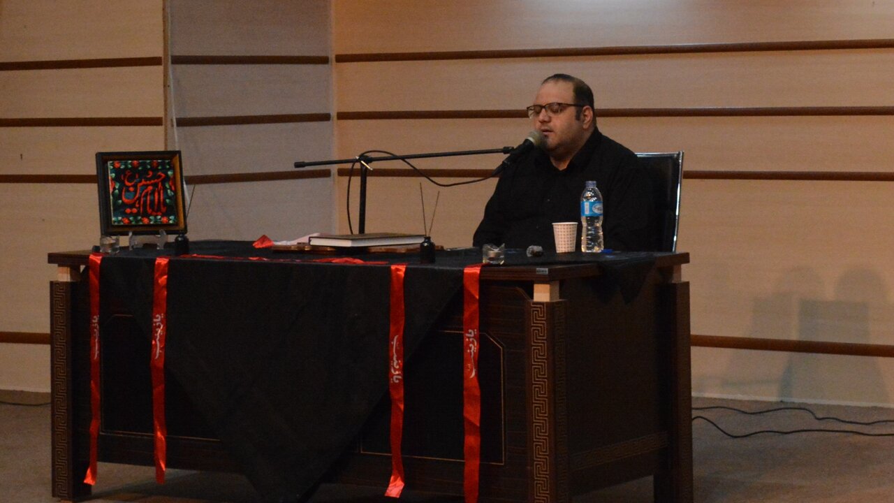 برگزاری محفل «انس با قرآن» در کتابخانه امیرکبیر کرمانشاه