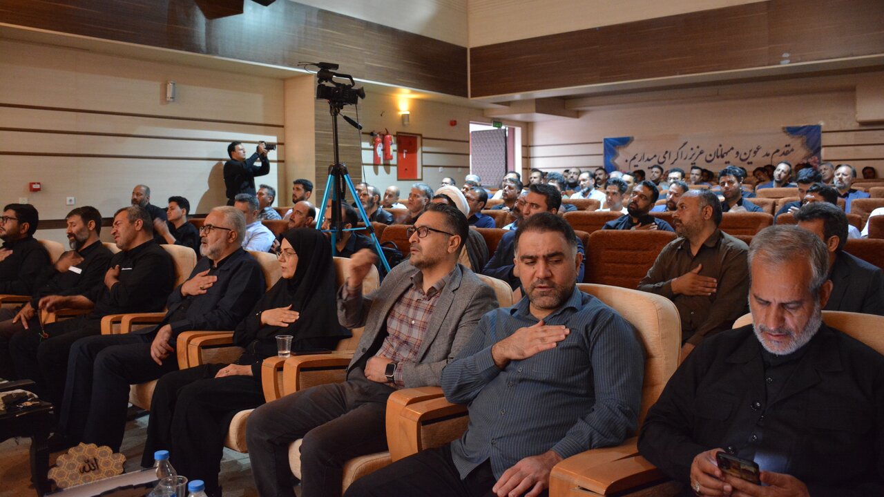 برگزاری محفل «انس با قرآن» در کتابخانه امیرکبیر کرمانشاه