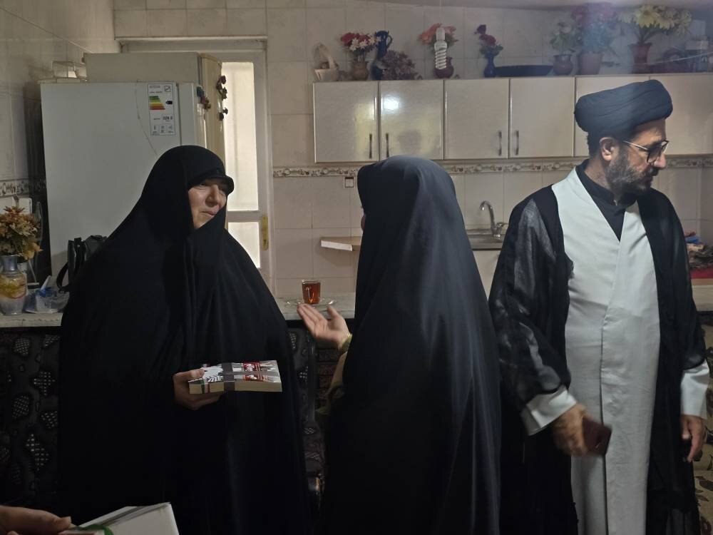 فلاح کردآبادی با خانواده شهید حجتالاسلام ابراهیمی دیدار کرد