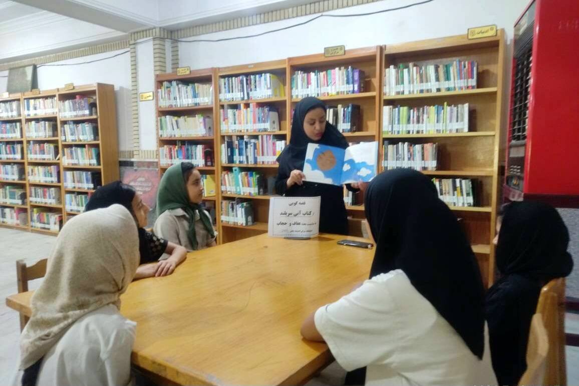 قصه‌گویی از کتاب «آبی سربلند» در کتابخانه سرای اندیشه جلین گرگان برگزار شد