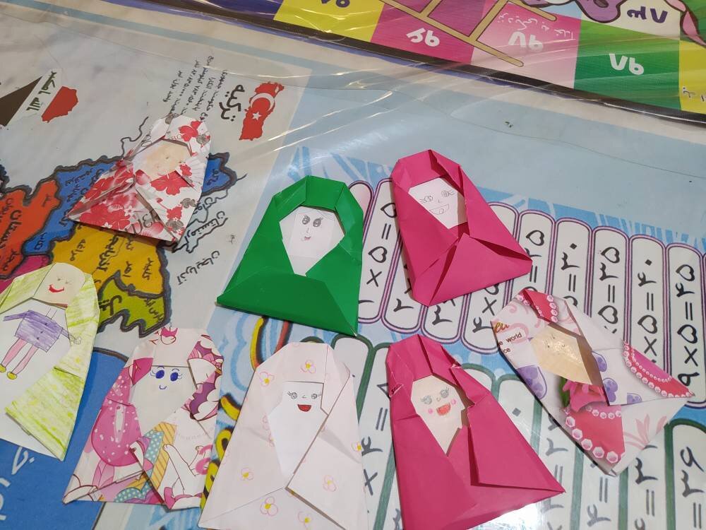 جلسه مطالعاتی و کارگاه کاردستی با موضوع حجاب در کتابخانه حاج رجبعلی عطری رامیان برگزار شد