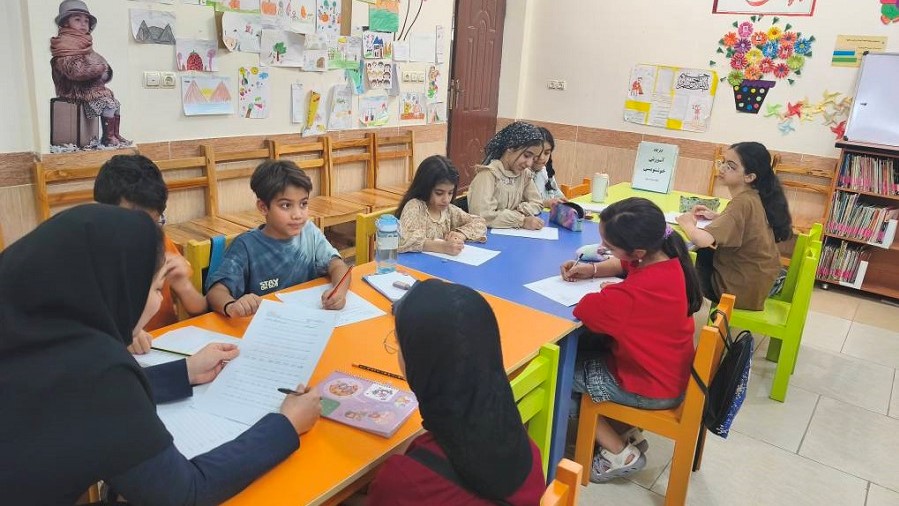 برگزاری کارگاه خوشنویسی نستعلیق برای کودکان در کتابخانه جدبابایی بهبهان