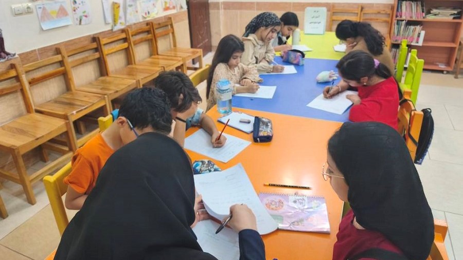 برگزاری کارگاه خوشنویسی نستعلیق برای کودکان در کتابخانه جدبابایی بهبهان