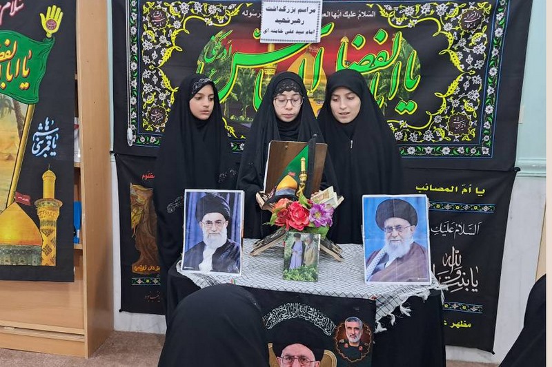 گرامیداشت یاد و آرمانهای رهبر شهید انقلاب در کتابخانه بنهگز