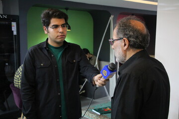 رونمایی از کتاب «سقوط» در اراک