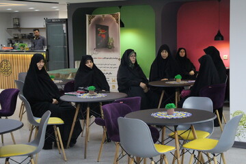 رونمایی از کتاب «سقوط» در اراک