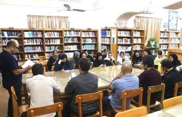 نقد کتاب لارستان