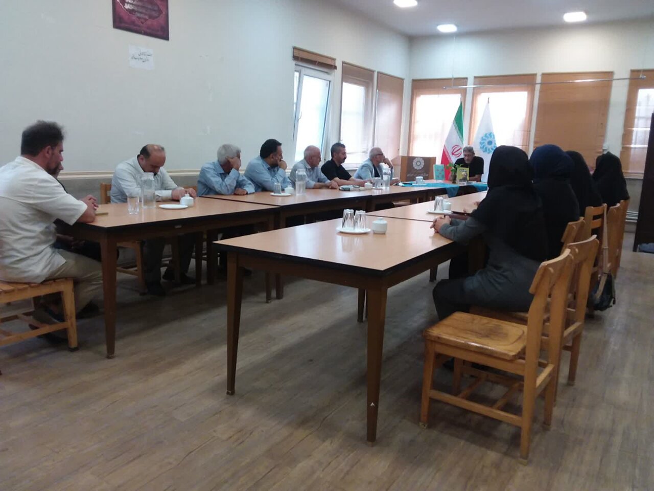 نشست قرار کتابخوانی در کتابخانه پانزده خرداد شهرستان پیشوا