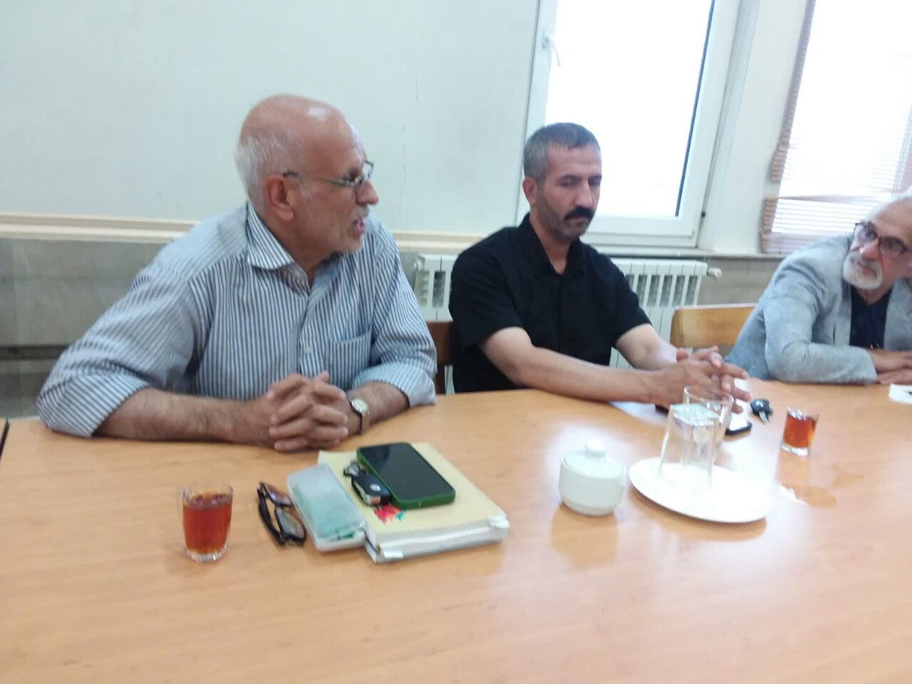 نشست قرار کتابخوانی در کتابخانه پانزده خرداد شهرستان پیشوا
