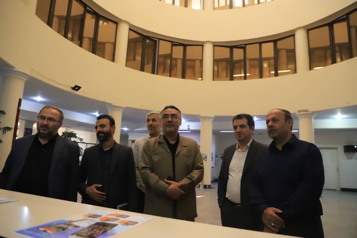 بازدید مدیران آموزش و پرورش همدان از کتابخانه مرکزی