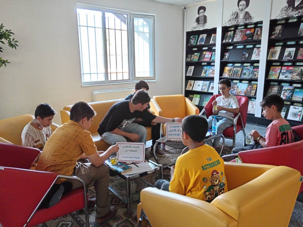کتابخوانی؛ میدانی برای اشتراک تجربه‌های مطالعاتی نوجوانان در کتابخانه‌ی مرکزی اندیشه
