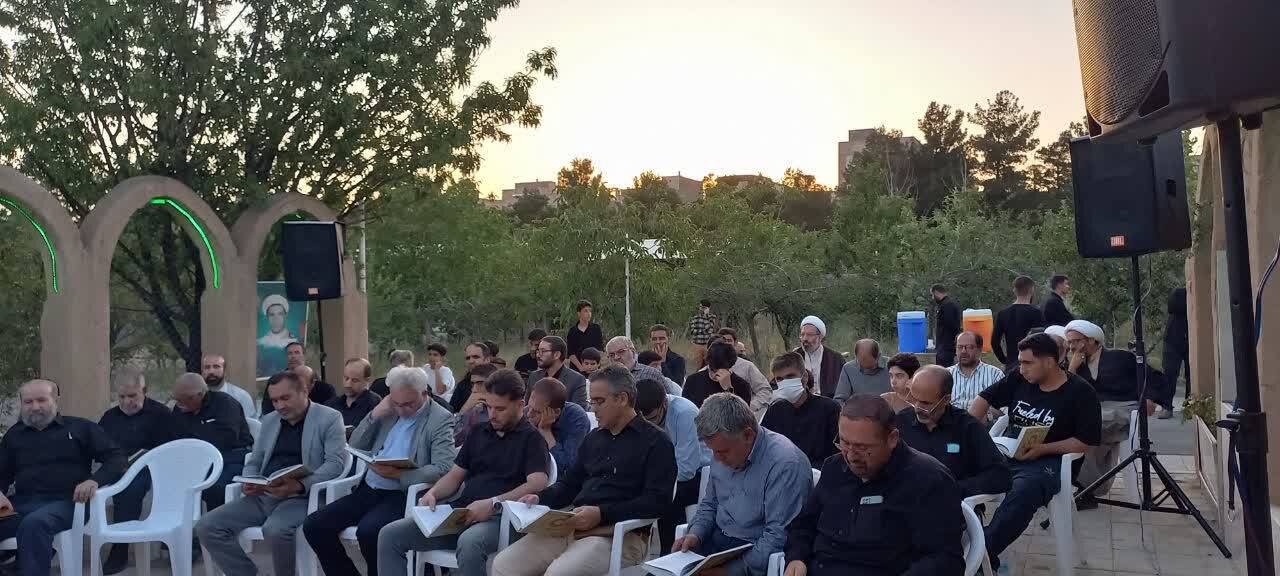 برگزاری محفل انس با قرآن در ملایر به‌مناسبت هفتمین شب شهادت «شهید ایران»