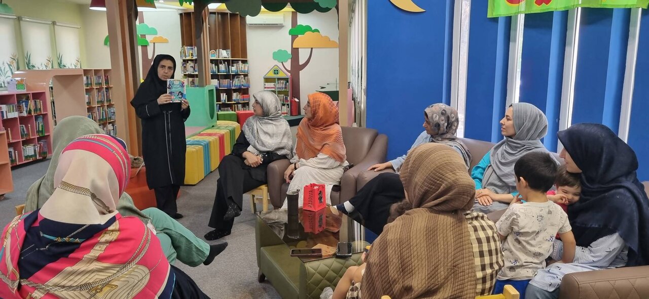 جشن کتابخوانی دانش‌آموزان «مدرسه مفید» در کتابخانه هدهد سفید برگزار شد