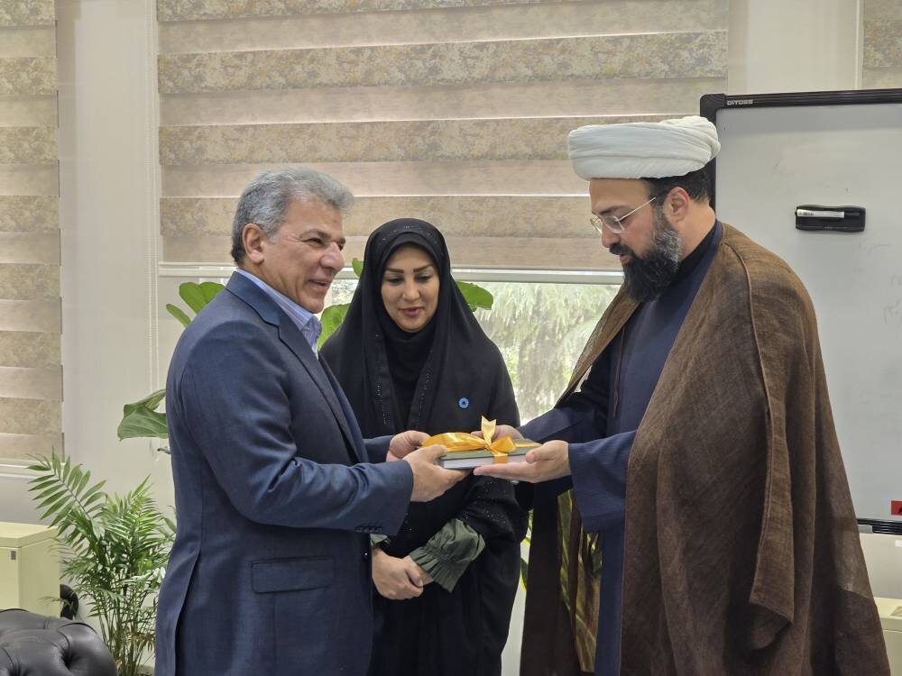 تقدیر سرپرست ادارهکل کتابخانههای عمومی مازندران از مدیرعامل شرکت بهپاک