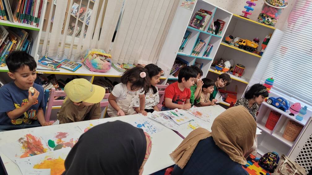 نویسنده کودک، مهمان کتابخانه شهدای گمنام پردیس شد