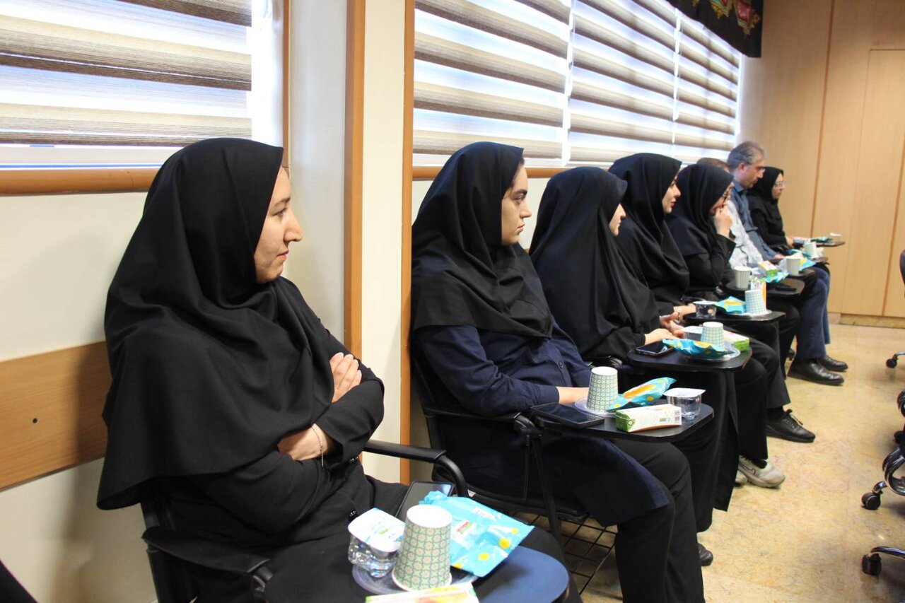 نشست شورای اداری اداره‌کل کتابخانه‌های عمومی استان تهران