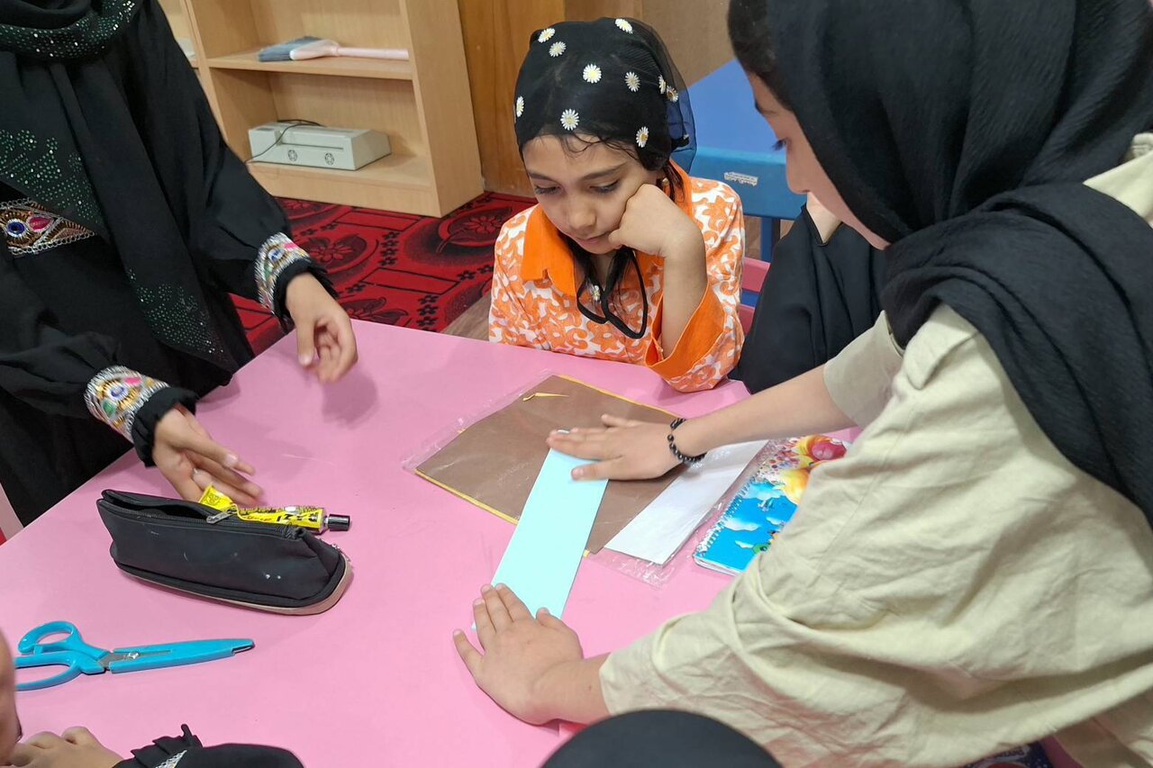 شکوفایی خلاقیت کودکان در کتابخانه سید احمد خمینی (ره) صفیآباد