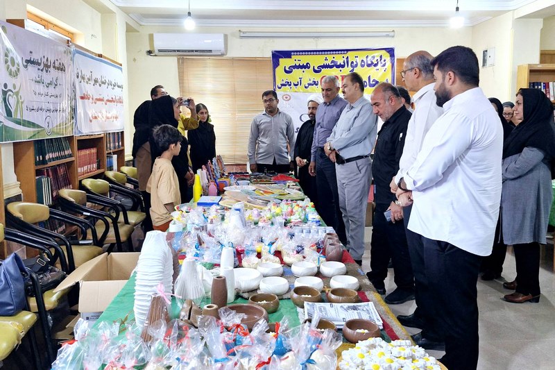 نمایشگاه صنایع‌دستی توانخواهان در کتابخانه شهید بهشتی برازجان برپا شد